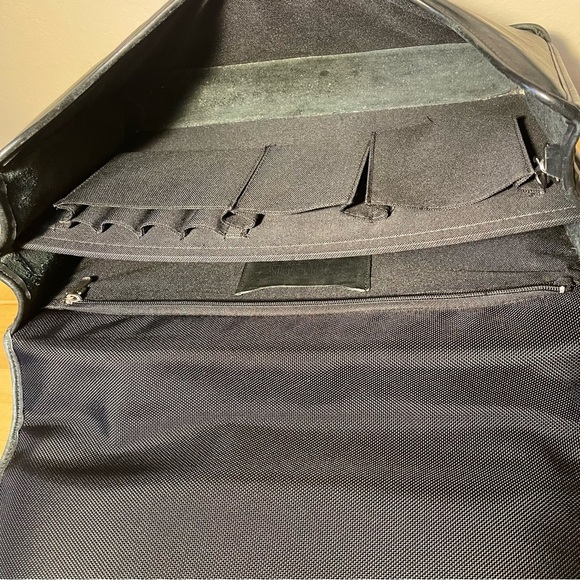 Jack Georges Elements Collection Double Gusset Flap Over Leather Briefcase - Picture 13 of 16